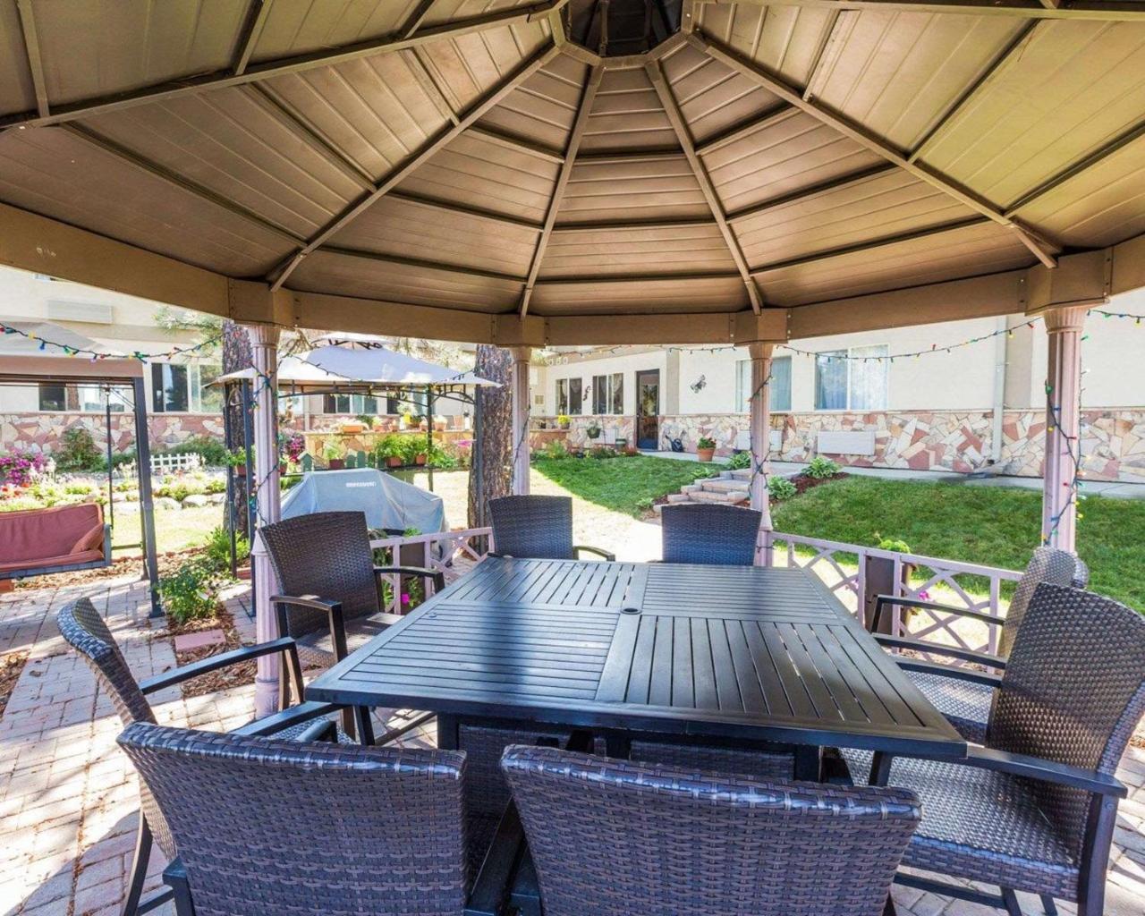 פגוסה ספרינגס West End Lodge מראה חיצוני תמונה